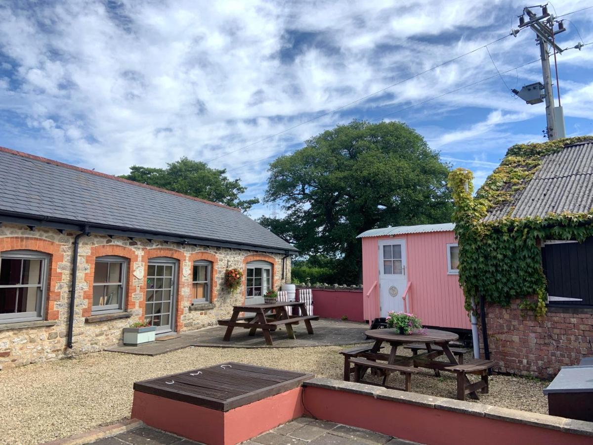 Swallow Cottage At Duffryn Mawr Cottages Hensol Exterior foto