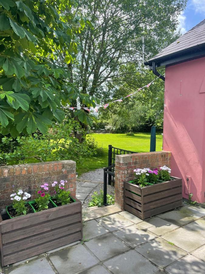 Swallow Cottage At Duffryn Mawr Cottages Hensol Exterior foto
